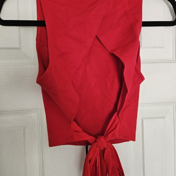 NWT Lulus red tie back top - Picture 3 of 5